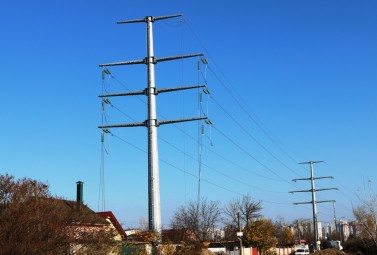 На лівому березі Києва будують нову надпотужну електромережу