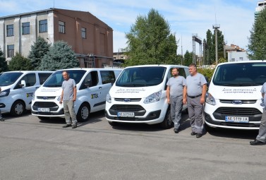 На виїзд до клієнтів - в рази швидше: ДТЕК Дніпровські електромережі закупив нові машини для оперативних виїздів