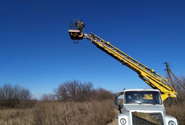 ДТЕК Донецькі електромережі повернув світло в прифронтові села Бахмутського району