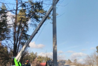 Енергетики повністю відновили електропостачання знеструмлених через негоду населених пунктів Київської області