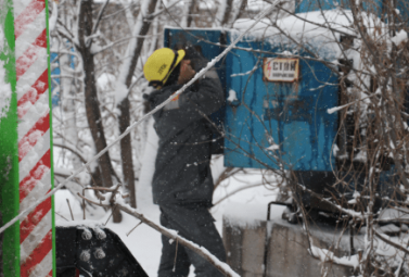 Знову негода: ДТЕК Донецькі електромережі повністю відновив енергопостачання в 13 населених пунктах