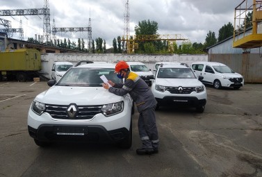 Швидкі виїзди до клієнтів та упередження аварій в електромережах: Київобленерго закупив нові автівки для енергетиків