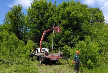 Енергетики ДТЕК ліквідують наслідки негоди: вже відновлено електропостачання у 318 населених пунктах