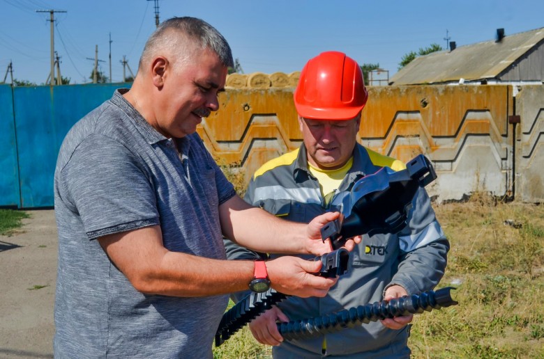 DTEK Dnipro Grids install bird protective devices in Novomoskovskiy and Magdalinovskiy Districts