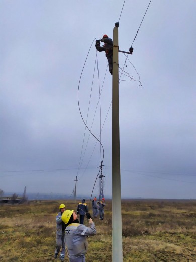 DTEK Donetsk Grids returned light to 150 residents of the front-line town of Luhanskoye