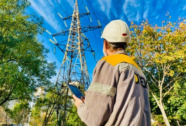 Kyiv power engineers carry out Kyiv power grids repairs 15% faster