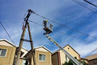 Over the weekend, DTEK Donetsk Grids restored power supply to 65 settlements that lost power after rough weather