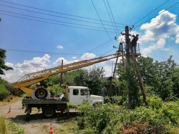 Severe weather in Donetsk Region. DTEK Donetsk Grids emergency crews restore power supply