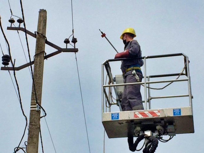 DTEK Donetsk Grids restored service to 14 settlements over one day