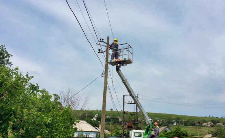 DTEK Donetsk Grids returned service to 60 settlements in the region that lost power in storms