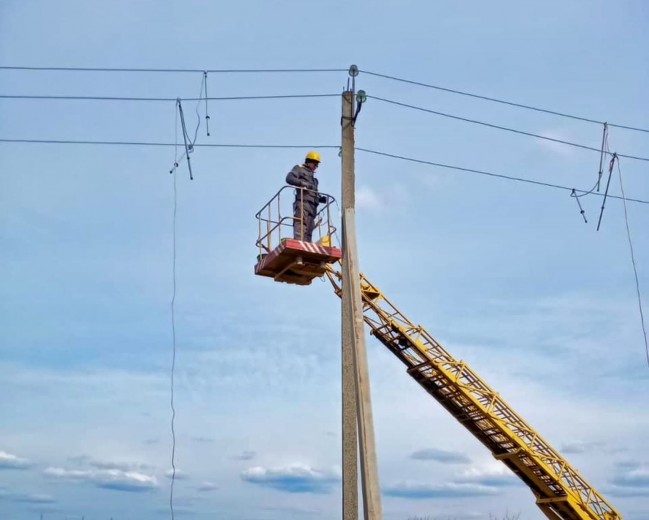 DTEK Donetsk Grids restored service to 15 settlements that lost power after rough weather