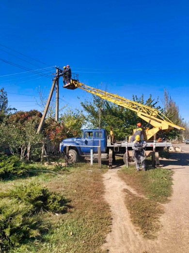 DTEK Donetsk Grids restored service to the front-line villages of Luhanske and Taramchuk that lost power after armed conflict