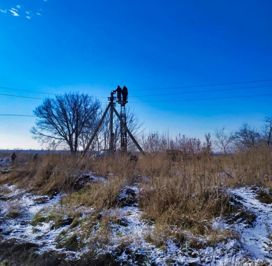 DTEK Donetsk Grids restored service to the front-line village of Nevelske, that lost power supply after hostilities