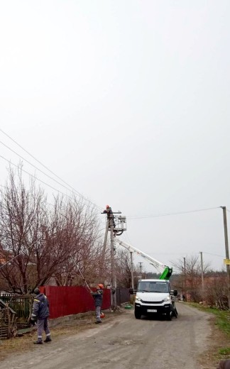 Restoring electricity: DTEK energy workers restored service to almost 7,700 customers and are restoring the grids in the cleared areas of Kyiv region