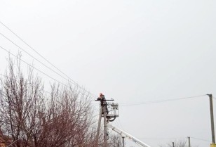 Restoring electricity: DTEK energy workers restored service to almost 7,700 customers and are restoring the grids in the cleared areas of Kyiv region