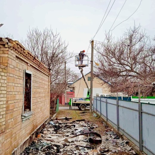 DTEK energy workers restored service to over 2,700 customers and are restoring the grids at the liberated territories of the Kyiv region