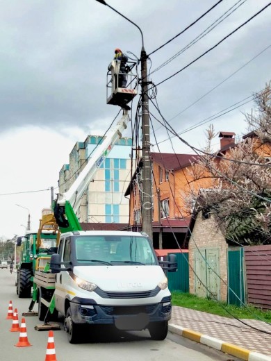 Ще 3 500 родин знову зі світлом: ДТЕК продовжує лагодити мережі на звільнених територіях Київщини