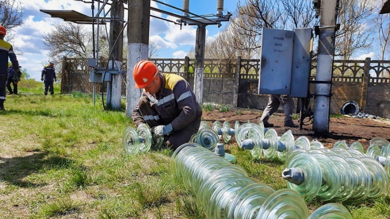 Electricity is restored to almost 900 more families in Vyshhorod and Bucha districts: DTEK continues repairing grids, damaged due to hostilities