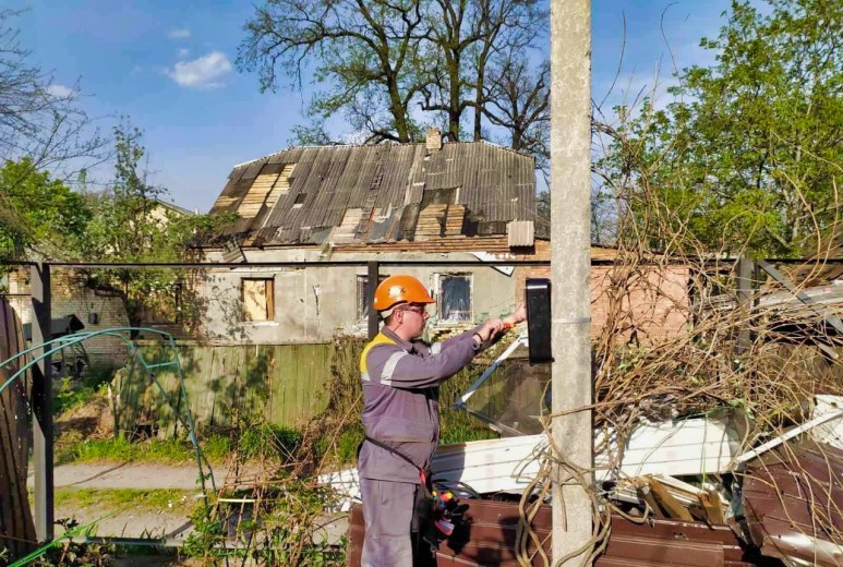 Power is restored to more than 800 families in Bucha and Vyshhorod districts: DTEK electricians continue repairing grids in the liberated areas of the Kyiv region