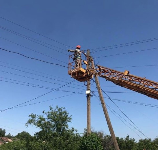 DTEK restores power to 12 settlements that suffered from bad weather in the Donetsk region