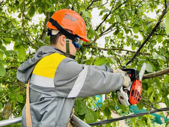 Over the course of a month, DTEK energy workers have restored electricity to more than 300,000 families in the Kyiv region