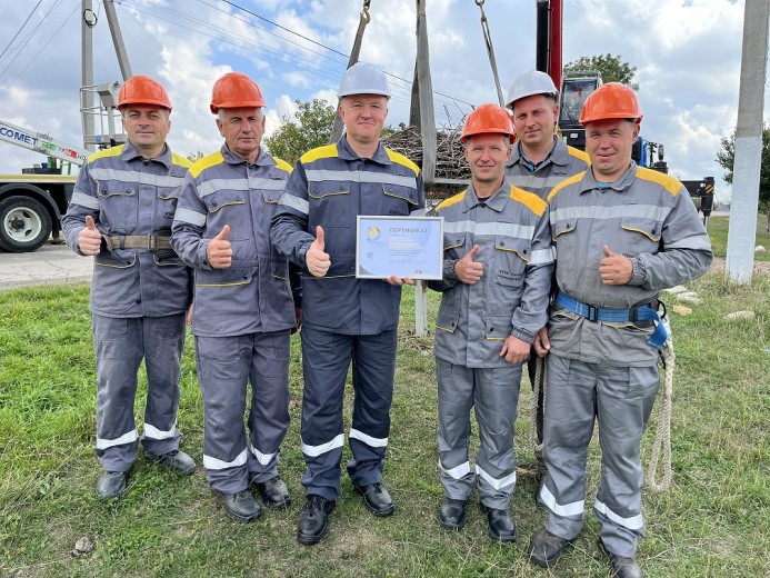 DTEK Odesa Grids will reinforce 30 stork nests on the electric poles within the framework of the DTEK Grids project #EnergyWings