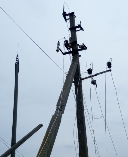 Yesterday, DTEK Donetsk Grids has restored electricity to almost 4,000 families in 11 settlements of the Donetsk region