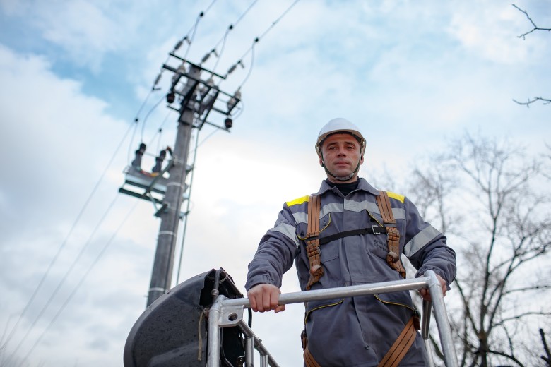 DTEK has restored electricity to 46,000 families in Dnipropetrovsk and Donetsk regions over the course of a week