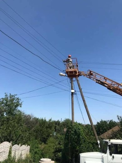 DTEK Donetsk Grids managed to restore electricity to 36,000 families over the course of a week