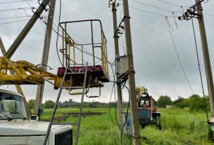 За добу ДТЕК Донецькі електромережі вдалося відновити електрику в 11 населених пунктах Донеччини: 2 із них були знеструмлені через бойові дії, 9 — через негоду