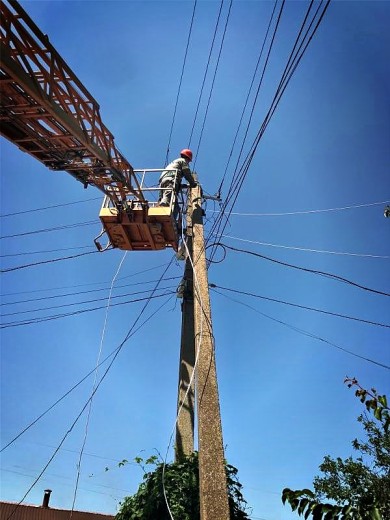 DTEK Donetsk Grids restored electricity to more than 15,000 families, de-energized due to bad weather