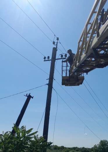 Electricity has been restored to more than 25,000 families in the Donetsk region: DTEK Donetsk Grids continues to repair the grids