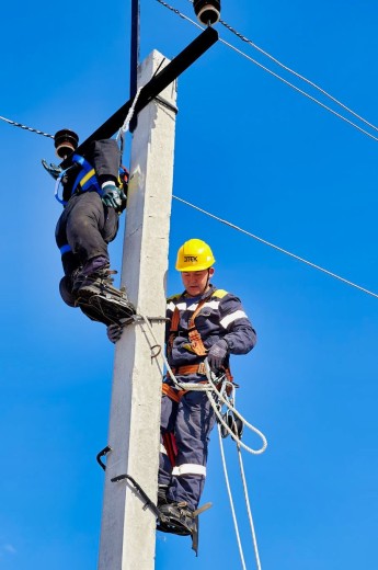 DTEK Grids held a large training of the energy workers’ crews in the Dnipropetrovsk region before the AWP