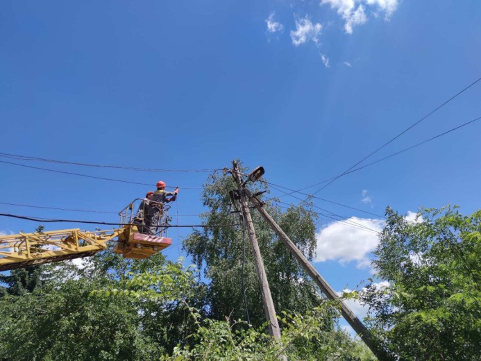 DTEK Donetsk Grids managed to restore electricity to more than 45,000 families in the frontline Donetsk region over the course of a week