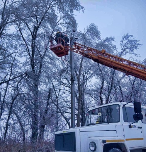 Electricity restored: DTEK energy workers restored power to 8,000 families after bad weather in the Dnipropetrovsk region