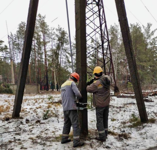 DTEK Donetsk Grids was able to restore electricity to 15,800 families over the course of 2 days