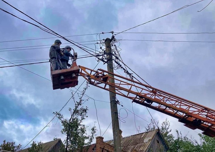 DTEK brings back light: power supply has been restored to 28,000 families in the Dnipropetrovsk region in December