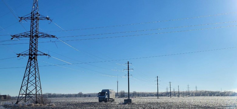 DTEK energy workers restored electricity to 8,500 families in the Dnipropetrovsk region over the course of the day