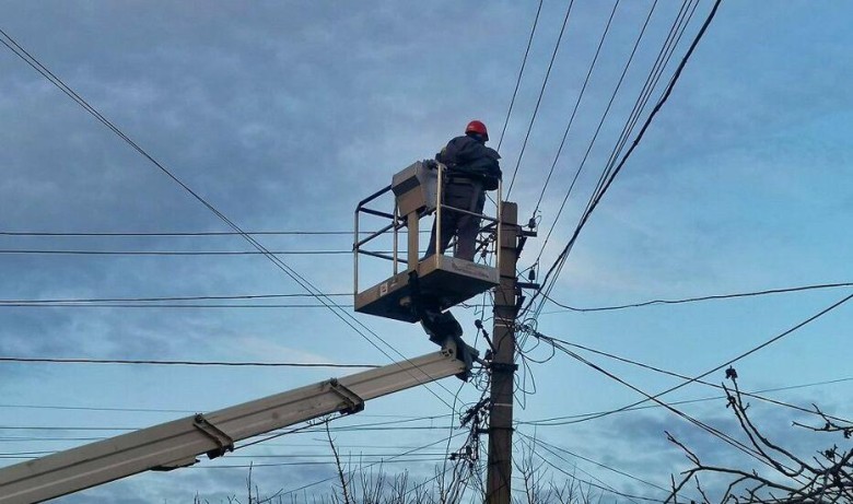 DTEK brings back light: power supply has been restored to almost 29,000 families in the Dnipropetrovsk region in January