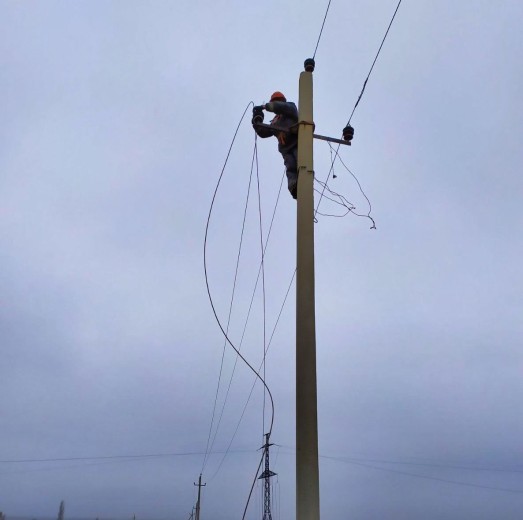 DTEK Donetsk Grids continues repairs of grids after shelling: electricity restored to 3 settlements