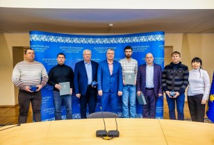 Six employees of DTEK Dnipro Grids were awarded for professionalism and bravery after recent enemy attacks