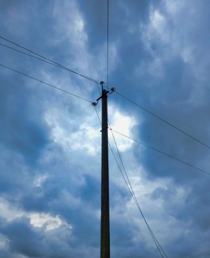 Зі світлом ще 5 населених пунктів: ДТЕК Донецькі електромережі продовжує відновлення мереж