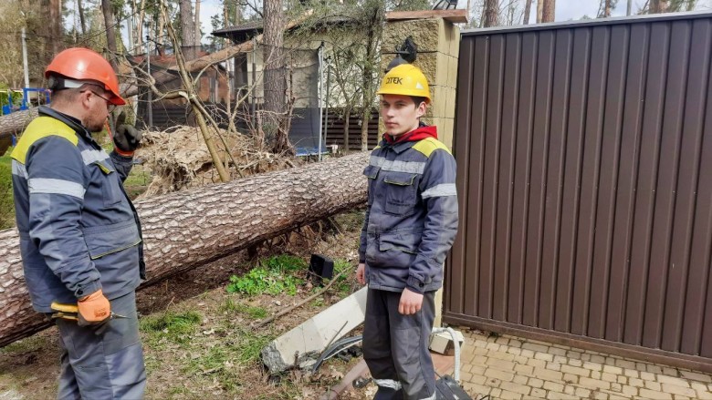 DTEK Kyiv Regional Grids energy workers restored electricity to more than 140,000 families after bad weather