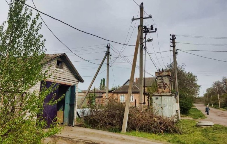 DTEK energy workers restored electricity after shelling to 1,200 families in the Dnipropetrovsk region over the course of the day