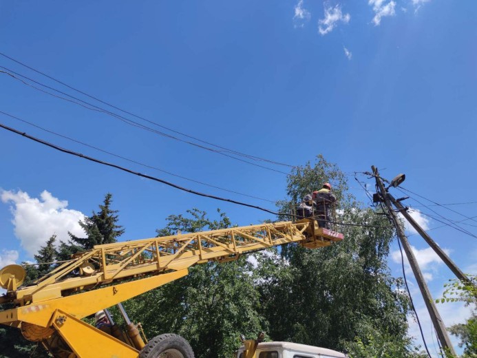 DTEK Donetsk Grids managed to restore power to more than 166,000 families in May