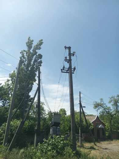 Electricity restored to homes of more than 6,000 families: DTEK Donetsk Grids continues repairs of grids after shelling