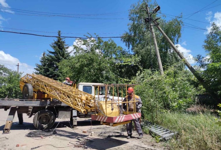За червень ДТЕК Донецькі електромережі зміг відновити електропостачання для 200,2 тисяч родин
