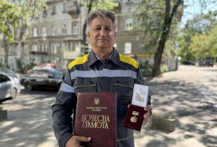 DTEK Odesa Grids energy worker received an award of the Cabinet of Ministers for his work during the war