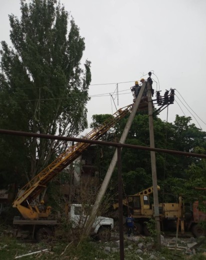 Electricity restored to more than 11,000 families: DTEK Donetsk Grids continues repairs of grids after shelling