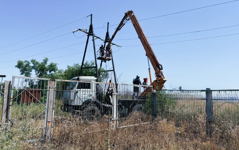 Енергетики ДТЕК після обстрілів повернули світло для 1,6 тисячі родин  Дніпропетровщини